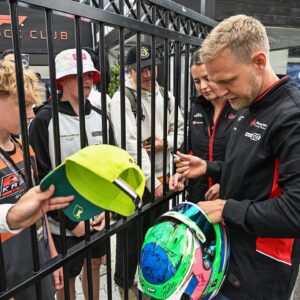 Kevin Magnussen Instagram - Double points finish in Australia💥 Another great weekend for the team – we’ll keep working in this direction 👊 #HaasF1 #AustralianGP