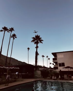 Kevin McHale Instagram - Practicing retirement 

Thx @lifehousehotels & @quintonmulvey 😘
