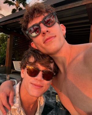 Kevin McHale Instagram - An @austineyes dumpy
