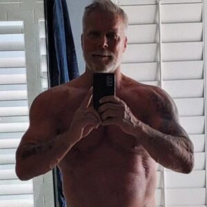Kevin Nash Instagram - In order to document my progress I've decided to take the dreaded before photo. 290 this morning, as I've been adding back some carbs because my metabolism was not responsive to the keto diet. At 64, it's trial and error. Not many 6-10 old fucks still trying to grow let alone lean out.