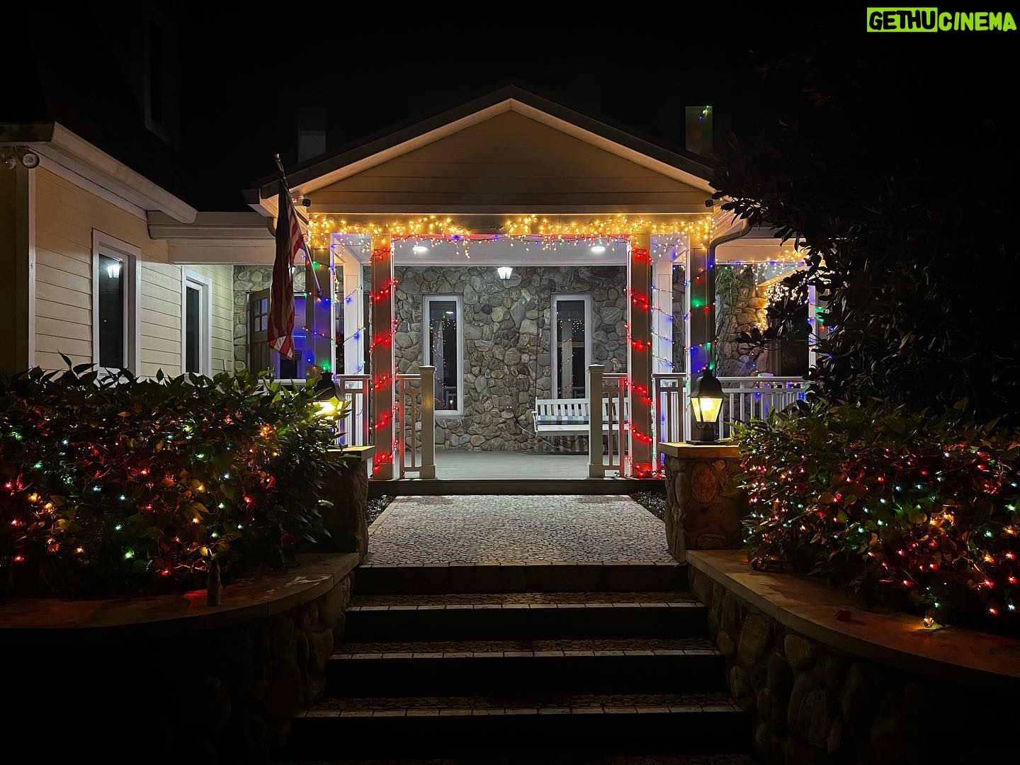 Kevin Sorbo - 5K Likes - Merry Christmas from the Sorbo front door.