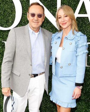 Kevin Spacey Instagram - A beautiful day at Pimlico, excited for the race to start! Thanks for the warm welcome @preaknessstakes @belindastronach #ad