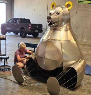 Kevin Stones Instagram - Arm and legs next....Momma bear looking happy 😊