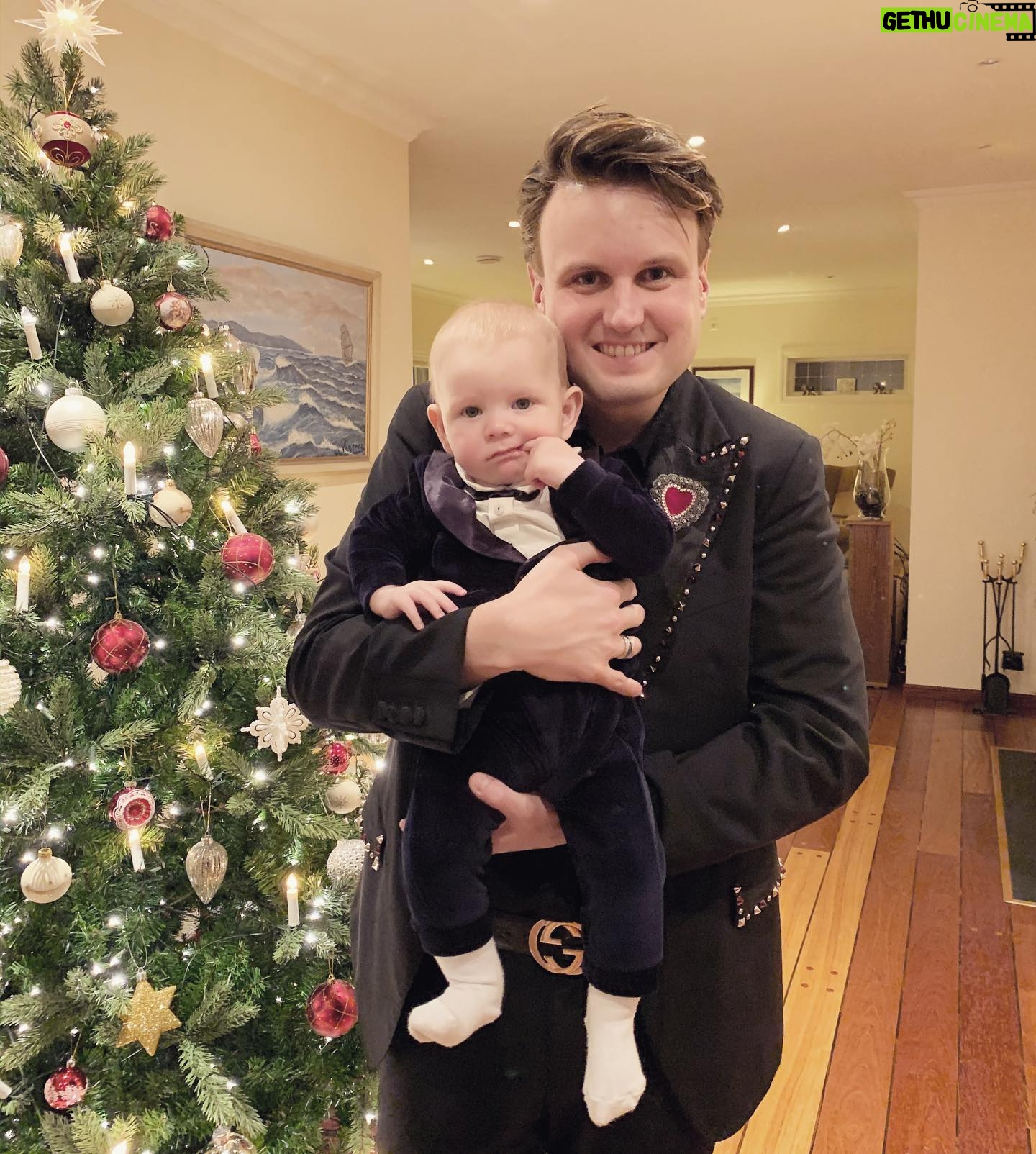 Kevin Vågenes - 14.3K Likes - God jul fra meg og Malvin🎅🏻
