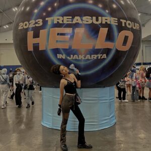 Kezia Caroline Instagram - [Concert Dump] Treasure : HELLO TOUR JKT 💙✨💎
Last slide my future just looked at me🥹🫶🏽
#treasurehelloinjakarta #teumeindonesia #kpopconcert #treasurehellotour