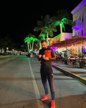 Khadzhimurat Bestaev Instagram - 𝓜𝓲𝓪𝓶𝓲 𝓢𝓸𝓾𝓽𝓱 𝓑𝓮𝓪𝓬𝓱

#khadzhibest #miami #miamibeach #miamisouthbeach #florida #tourist #feelslikesummer #winter #lifeisgood #finalday #vacation #vacay #rayban 

Always in my @rayban glasses & @adidas shoes 😎