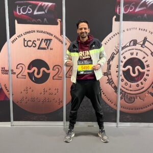Khaled Benaissa Instagram - Marathon de Londres. J-1 la tension monte. Merci a tous pour vos encouragements. Vive le sport vive l’aventure vive la vie. #sport #marathon #run #goodvibes