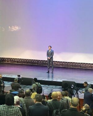 Khaled Benaissa Instagram - Merci pour tout vos messages et votre attention. Merci pour cette salle archi comble qui a comblé mon cœur. Merci pour cette libération artistique cinématographique essentielle a notre cinéma et à notre art. Merci au ministère de la culture et à madame la ministre  Soraya Mouloudji, merci à Zineddine Arkab et au CADC, merci au CNCA. Merci cher Bachir DERRAIS pour ce rôle d’une vie. Merci pour ta confiance et ta bienveillance à chaque plan et sur tous les plans. Bravo pour ta persévérance et ta ténacité. Merci à tout mes partenaires pour votre générosité et votre amitié visible en grand écran. Merci à toute l’équipe technique vous étiez formidables. Spécial dédicace @nacereddinedjoudi_officiel @menadembarek @mehdi.benbahou @younes_merabet @sehairi_bachiryoucef @esmail_manseur_ @fethi_nouri @idirbenaibouche @nadjiboulebsir @sofiane.hargous @agence.wojooh @agencetimeart @tannerelisabeth