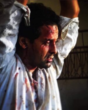 Khaled Benaissa Instagram - RDV demain 25 avril à 20h au théâtre régional Azzedine MEDJOUBI. 
Annaba. Ma ville natale. La ville qui m’a vu naître. La ville de tout mes souvenirs d’enfance. La ville où j’ai appris à marcher, nager, courir, grimper, faire du vélo, la ville qui m’a offert mon premier accent: « wechbik shaybi »
La ville où je suis rentré pour la première fois dans une salle de cinéma pour voir un film de Bruce Lee. 
Annaba la première ville que j’ai quitté. 
Tellement fier et heureux de revenir presque en héros.
Je dédie cette projection à tata Malika et tonton Youcef monsieur et madame LAYACHI, ma famille d’enfance.
#noussommel’avenir #cine #cinema #film #filmphotography #art