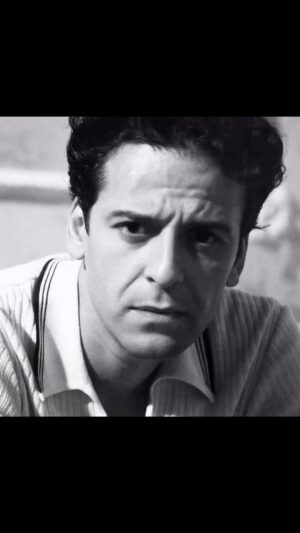 Khaled Benaissa Instagram - BENMHIDI de Bachir DERAIS 
25 avril au festival de Annaba
8 juin à l’IMA à Paris
#acting #cinema #goodvibes