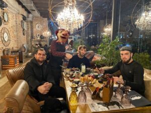 Khusein Khaliev Instagram - ЕСЛИ КТО-ТО СЪЕЛ ТВОЁ ПЕЧЕНЬЕ,ЗНАЧИТ, ТЫ НЕ ОДИНОК 💪 ЦЕНИТЕ ДРУЗЕЙ❤️☝🏼 @ramzan_shoto_95 @movlid_555_