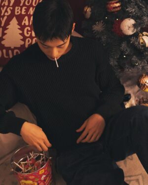 Ki Hyun-woo Instagram - merry christmas 🎄 
화이트 크리스마스 오랜만이군! 행복하고 따듯한 연말 보내요🫶🏻

#메리크리스마스 #merrychristmas