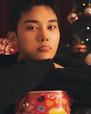 Ki Hyun-woo Instagram - merry christmas 🎄 
화이트 크리스마스 오랜만이군! 행복하고 따듯한 연말 보내요🫶🏻

#메리크리스마스 #merrychristmas