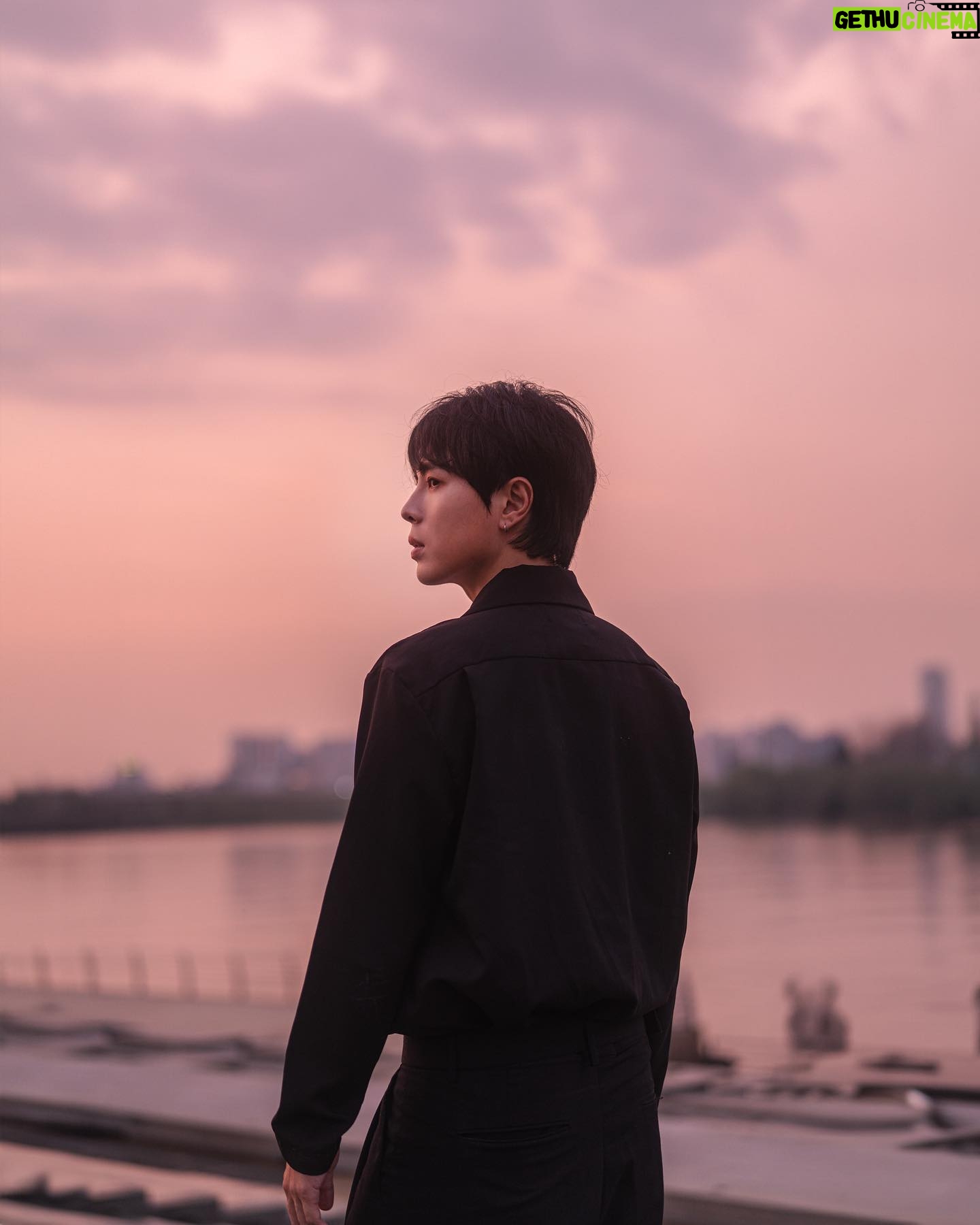 Ki Su - 1.4K Likes - Finally, tomorrow! Please listen to the song a lot!💙
#CTTDE #CHANGTHETIMDUOCEM #KISU #PhucXp #daomusicentertainment #master2023bytiktok #TikTokgiaitri #NhacHayMoiNgay #vietnam #koreanversion #KOREAN #기수 @daomusicentertainment