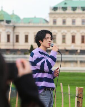 Ki Su Instagram - ’KISS U‘ I’m so happy to sing for you. I‘ll sing for you forever. Let's make happier memories together in 2024,  ok? 049 ‘KISS U'

#KISU #KISSU #💋 #vienna #austria🇦🇹