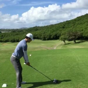Ki Tae-young Instagram - 짬내서...재밋는 스포츠 #골프 #골프웨어 #추천  #guam #햇빛 너무 강하다;; #기태영 #로희아빠 #취미  #golf 역시 독학은 안됨ㅜㅜ땡겨쳤네
로희는 엄마와 ^^