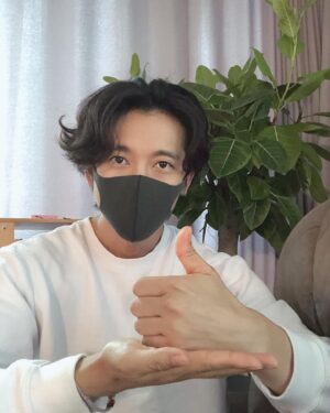 Ki Tae-young Instagram - 코로나로 수고를 넘어 큰 희생하시고 계신 우리나라 의료진들께 진심으로 감사드립니다... #덕분의챌린지 김중돈님께 지목받고 저 다음으로 @chagram_ 차보성님 @santafe1577 최현호님 함께해주십시요