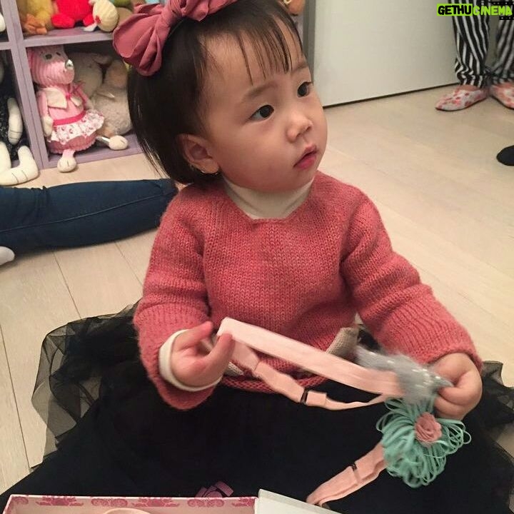 Ki Tae-young - 28.1K Likes - 엄마!! 오늘은 이거로 할까? #로희 #lohee #기태영 #유진