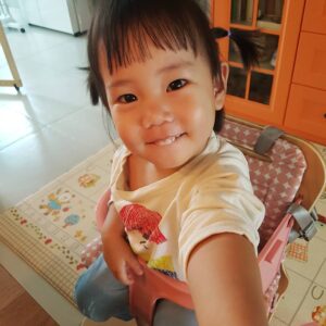 Ki Tae-young Instagram - #개구쟁이로희 #아침일상 
로희가 좋아하는 #핑크의자 
#세이지폴