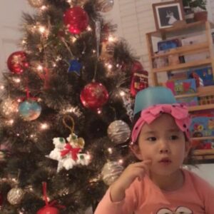 Ki Tae-young Instagram - #lohee #장난꾸러기 #요즘 #완전 청개구리 #ㅎㅎㅎ #kitaeyoung #daughter #merrychristmas~~~~~ 모두 행복하세요❤️