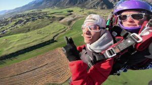 Ki-pin Ng Instagram - 15000 ft skydive ☑️ 

不敢相信，
我真的超想烙賽。

感謝地球🥹

#queenstown