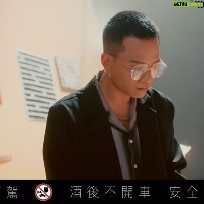 Ki-pin Ng - 3 Likes - 男人的相遇總是這麼浪漫,
很多事要留點空間跟餘裕才舒適得體,
才華與個性能合作個98%就極度奢侈了⋯
何況是百分百的雙桶熟成,
在遇到伯樂的時候,
你會需要亞伯樂。
遮爾厚工的whiskey ,
世界好啉!
@aberlour 🥃
@weibirdmusic 😘
#亞伯樂單一麥芽威士忌
#越懂得越值得