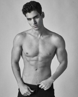 Kian Barazandeh Instagram - 👑 𝐿𝒾𝒻𝑒𝓈𝓉𝓎𝓁𝑒
I'm the creed of the crop, The rocky with the cash. 💸❤️‍🔥
#fashionmodeling #malemodeltrending #independent_mgmt #kian_barazandeh