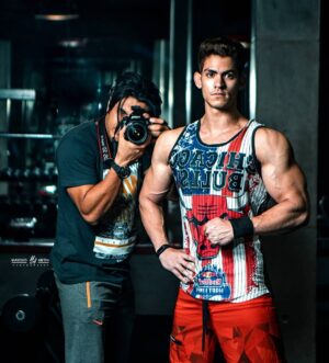 Kian Barazandeh Instagram - 👑 𝐿𝒾𝒻𝑒𝓈𝓉𝓎𝓁𝑒 
Build your body, and your body will build your character. 👊🏼