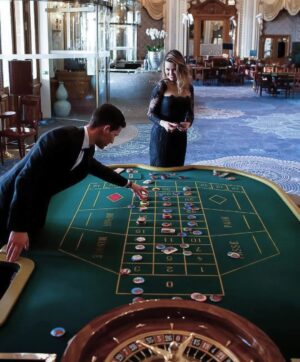 Kian Barazandeh Instagram - 👑 𝐿𝒾𝒻𝑒𝓈𝓉𝓎𝓁𝑒
You can't beat a roulette table unless you steal money from it. 🎲💰