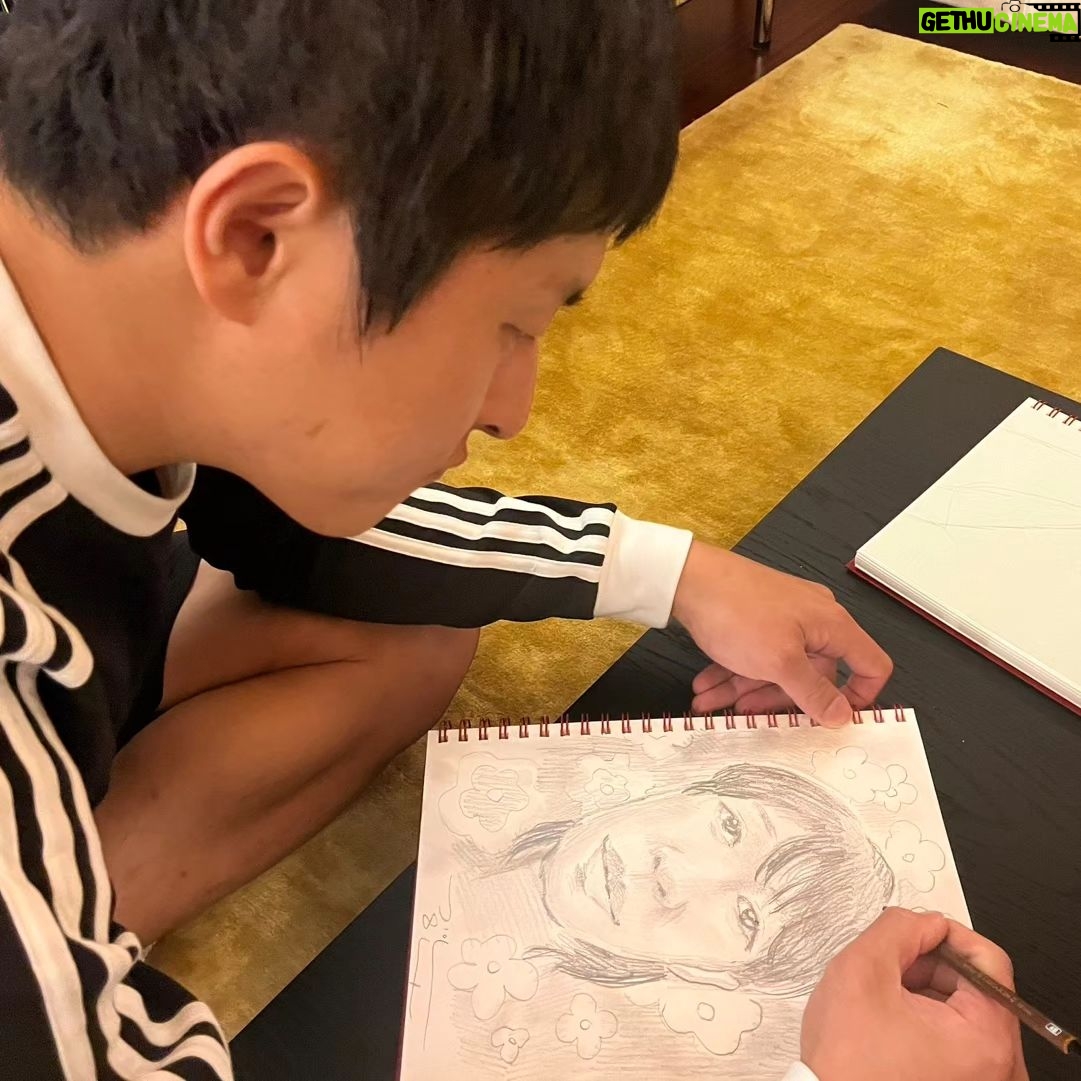 Kian84 - 61.7K Likes - 홍진경누나.
처음봣는데 양재천의 두루미 같았이 엄청 우아했음.
#홍진경
#두루미
#우아
#맞춤법