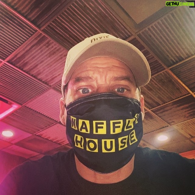 Kid Rock - 50.5K Likes - My mask game is getting strong! 💪 And I can also shop in Wal Mart for hours uninterrupted these days! #halffull 😜 Make the best of this bullshit and have a great weekend everybody - Kid Rock
(Pic #2)
PS, this guy was so ahead of his time! 🤣