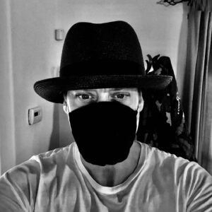 Kid Rock Instagram - Protect yourself and others by making a homemade cloth mask. Join the #MiMaskChallenge.

Stay home. Stay safe. And if you must go out, wear a mask.