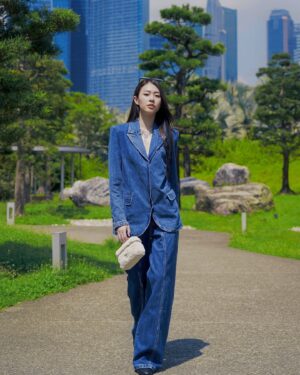 Kiki Lim Instagram - It’s js a vibe 🦋✨

Styled by @sjeto13
