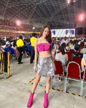 Kiki Lim Instagram - 7 march 🫶🏻
Second time seeing Taylor and my first at her concert 🥹🫶🏻 

Also, happy International Women’s Day 🩷🤍