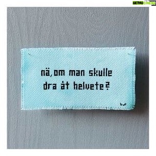 Kikki Danielsson - 1.6K Likes - Såg fram emot dagen, då ny kyl-frys skulle komma. Det gamla hade gjort sitt. 3 Tim måste gå innan jag fick starta upp🤔Då jag försökte trycka in Åbäket i d lilla hålet, kom jag för nära handtaget t gamla frysen, som Självklart gick av, å nu inte gick att stänga 😱Läste manualen noga, men Ingenting hände🥵Nu stod jag med en Full Frys s Ej gick att stänga ett nytt kyl-frys s jag inte fick igång👹Tänkte lägga ut lakan, handdukar en massa uppsamlingsskålar runt frysen f Allt vatten s skulle rinna ut inatt! Hittade grannen å han kom in å fick igång det nyinköpta lyckades stänga om frysen🙏Så fort han gått hem, slocknade Alla lysen igen😰
Men NU ger jag F-N i hur de blir👹
Drar m tillbaka å Struntar Högaktningsfullt i, hur situationen är imorgon✌️😤🙄