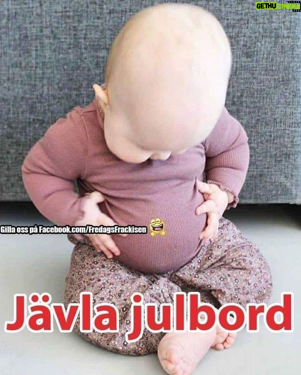 Kikki Danielsson - 2.6K Likes - Nu är Julen Slut för min del! Har firat 2 dagar i rad: julafton hos dottern, juldagen hos sonen🤗❤️Kanske dax för en Diet, men det känns så Trist😰Tänk, om man lyckas gå ner i vikt men att fettet lägger sig p andra ställen än man tänkt😱 Som att stjärten försvinner, men Ryggtavlan istället blir en ladugårdsvägg👹För egen del är det Inte Mängden mat s Måste ändras, utan Innehållet, tiderna å framför Allt: att få Aptiten tillbaka!!
Det är Svårt att äta nyttigt på turné, då man hela tiden måste slåss mot klockan f att hinna till Nästa Ställe i tid😱Då kommer de färdiga Baguetterna Vetebullarna lämpligt t pass🤠Därför är d Skönt att nu va
Turnéfri en längre tid å kunna komponera Egna Måltider👩🍳✌️God fortsättning🥳🎉