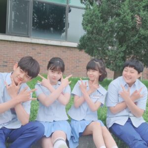 Kim Bo-min Instagram - 오늘도, 내일도, 끝까지 함께 

#종말의바보 #goodbyeearth 
@netflixkr