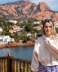 Actress Kim Boutin HD Instagram Photos and Wallpapers June 2024
