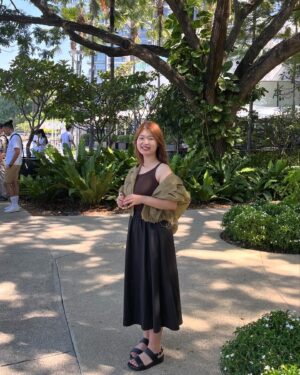 Kim Cho-yeop Instagram - 쓰고 싶은 이야기에 푹 빠져 지내는 기쁨을 알 수 있었던 한 해였어요! 그러나 내년에는 조금 더 부지런해지겠다는.. 또 지키지 못할 연말 다짐을 해보며.. 🌿