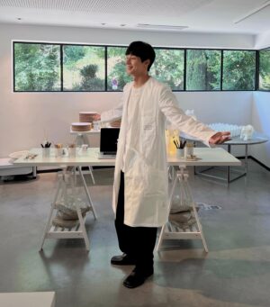 Kim Chung-jae Instagram - 지난 6월 메종마르지엘라 프래그런스 아트워크에 대해 프레젠테이션하고 초대된 KOL들을 대상으로 워크샵을 진행하였습니다 🥼😃 🍃 #MaisonMargielaFragrances