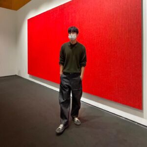 Kim Chung-jae Instagram - @friezeofficial  공식파트너 @matchesfashion 의 초대로 프리즈서울에 다녀왔습니다🚶🏻‍♂️ 작품, 갤러리 그리고 관객들의 시너지와 열기가 엄청나네요🔥 이런시대에 살아감을 감사해봅니다🙏🏼 #MFxFrieze #FriezeSeoul