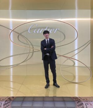 Kim Chung-jae Instagram - @cartier 😀🙏🏼
#Trinity100Celebration #CartierTrinity #까르띠에트리니티