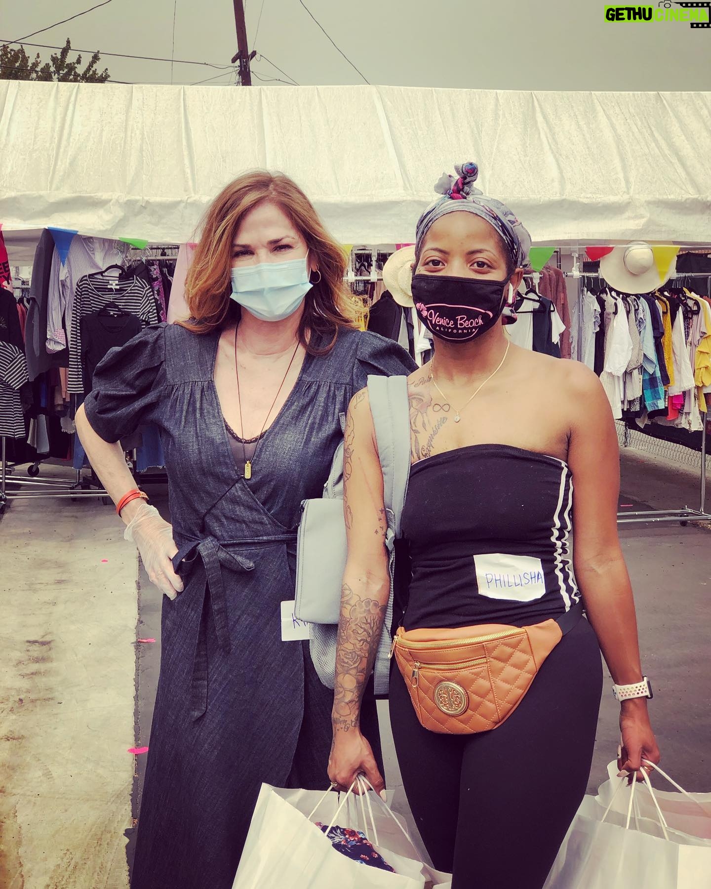 Kim Delaney - 1K Likes - Foster Pop Up Shopping today. One of my longtime favorite charities
@childrensactionnetwork along with @thefosternation and @makegoodinc taking care of kids aging out with new clothes to help them on their #journey #childrensactionnetwork #thefosternation #makegoodinc #goodvibes #happyfaces #funday