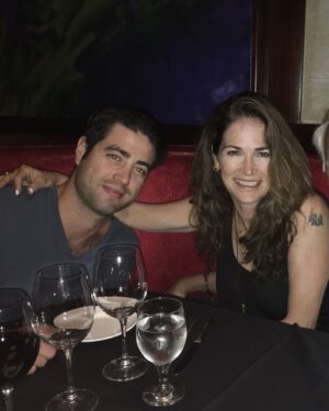 Kim Delaney Instagram - #dearjohns #yum 😋