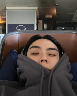 Kim Do-hoon Instagram - <지구마불 세계여행2> 시작🛫
.
.
.
우주비행을 위하여!!
고막주의..누구를 위한 경보기인가..🫨