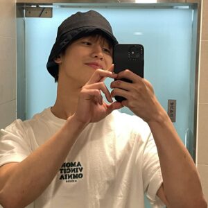 Kim Do-wan Instagram - 