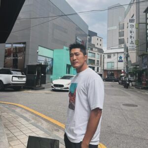 Kim Dong-hyun Instagram - 💇🏻‍♂️🤩 #머리파격변신