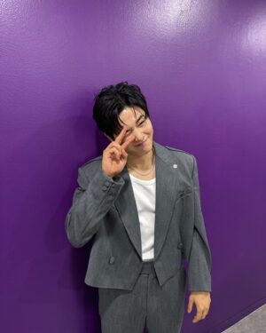 Kim Dong-jun Instagram - 🍇