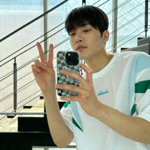 Kim Gun-woo Instagram - 덮건우🫣🥰