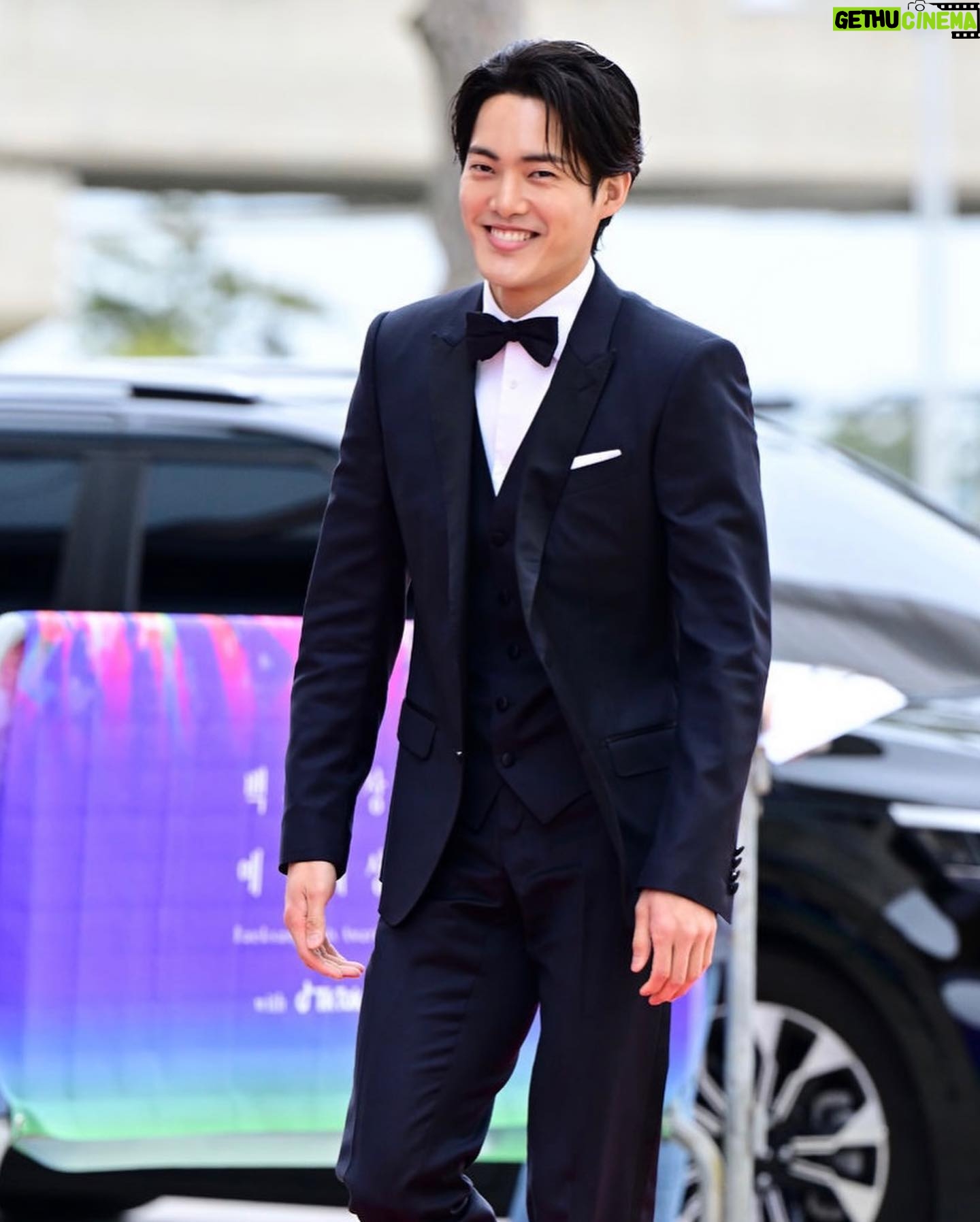 Kim Gun-woo - 38.3K Likes - 백상예술대상 초대해 주셔서 감사합니다🫶
